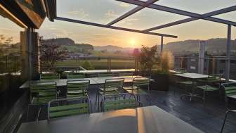 DLZ Sumiswald Terasse mit Sonnenaufgang