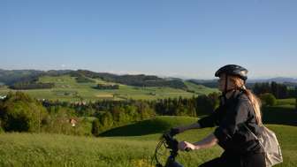 Velofahrer auf dem Land