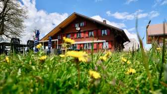 Alpwirtschaft Hinterarni Aussenansicht