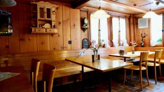 Innenansicht, Tisch und Stühle