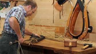 Handwerker in der Werkstatt